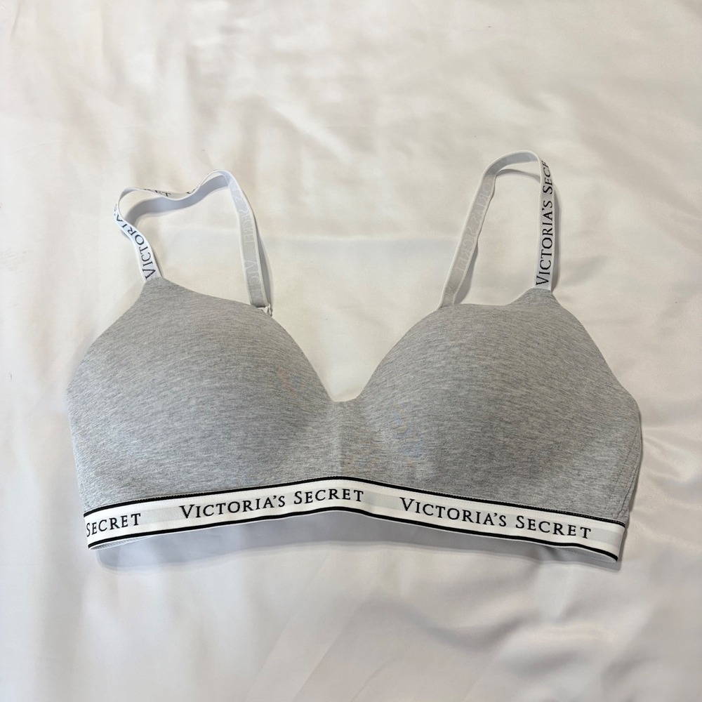 Victoria's Secret Gray Wireless Logo Band T-Shirt Bra Lightly Lined Sporty
